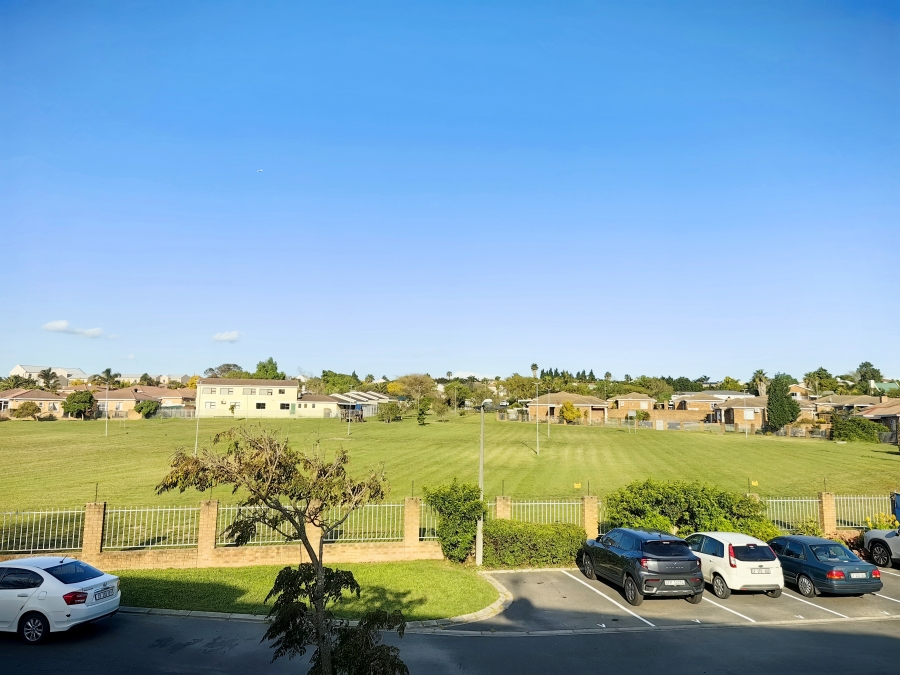 2 Bedroom Property for Sale in The Crest Western Cape